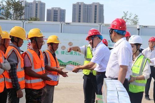 工地夏季高温新闻爆料,工地高温下的坚守与挑战 第2张 工地夏季高温新闻爆料,工地高温下的坚守与挑战 第2张